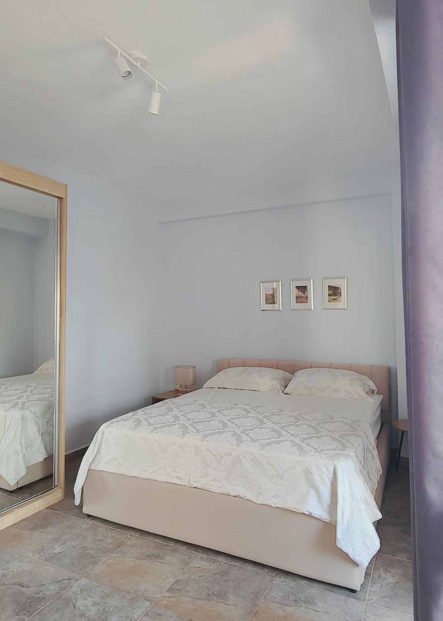 Leones Apartament Тирана Экстерьер фото