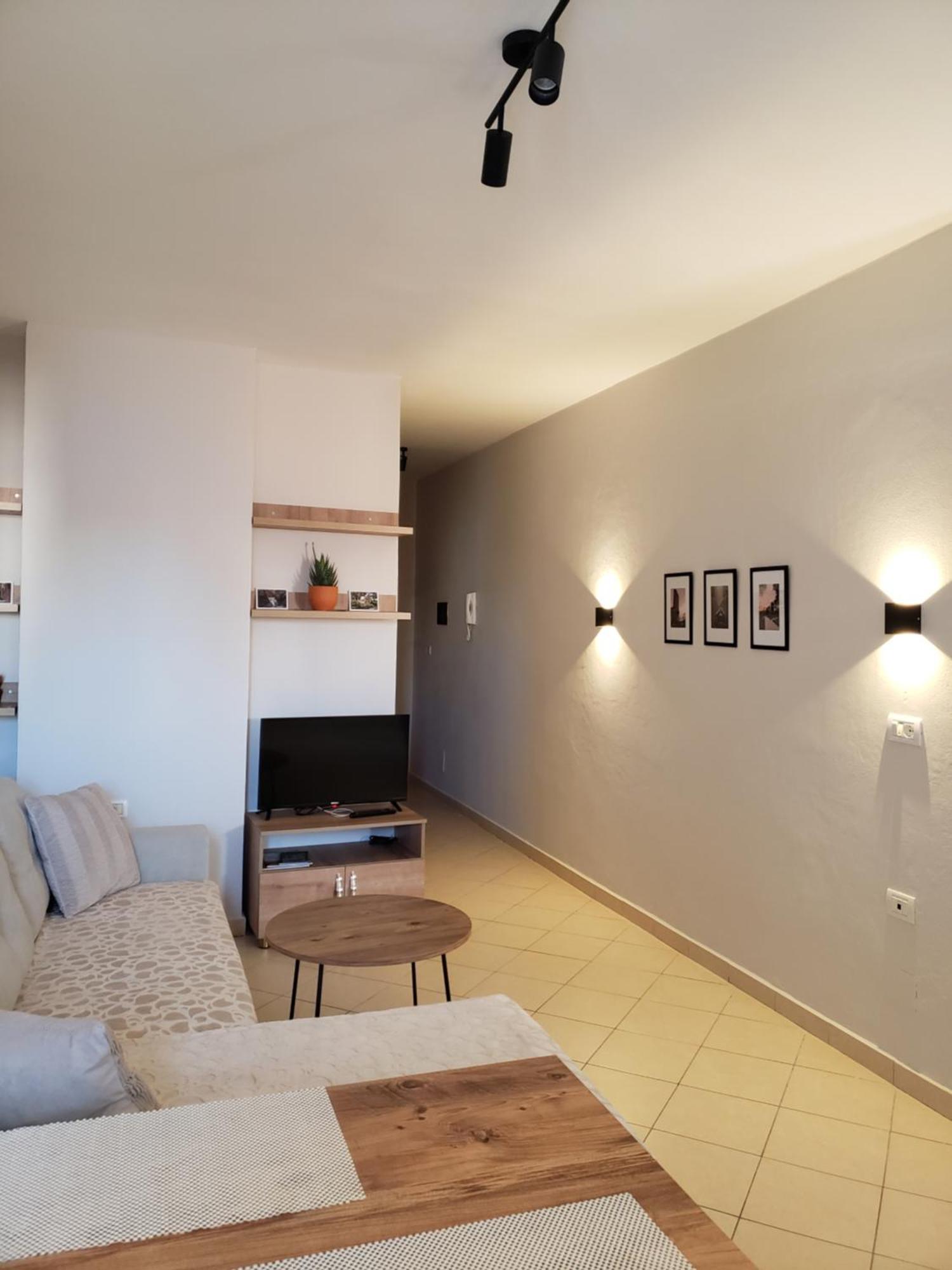 Leones Apartament Тирана Экстерьер фото