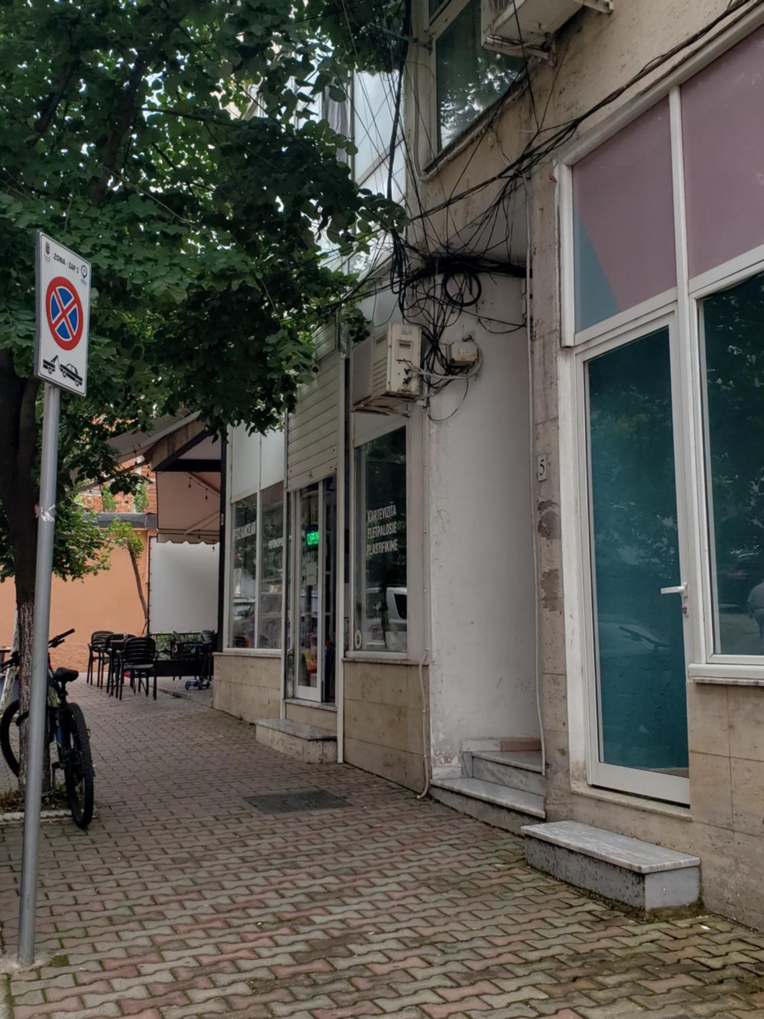 Leones Apartament Тирана Экстерьер фото